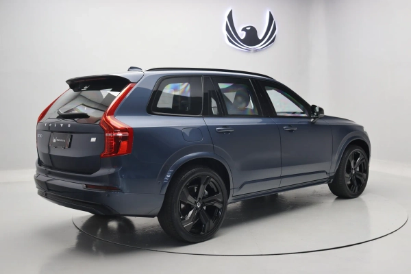 Foto do veiculo VOLVO XC90 T8 RECHARGE ULTIMATE DARK | 7 LUGARES