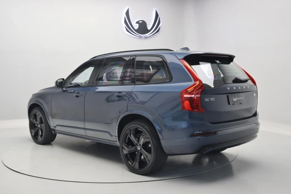 Foto do veiculo VOLVO XC90 T8 RECHARGE ULTIMATE DARK | 7 LUGARES
