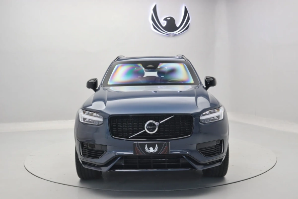 Foto do veiculo VOLVO XC90 T8 RECHARGE ULTIMATE DARK | 7 LUGARES