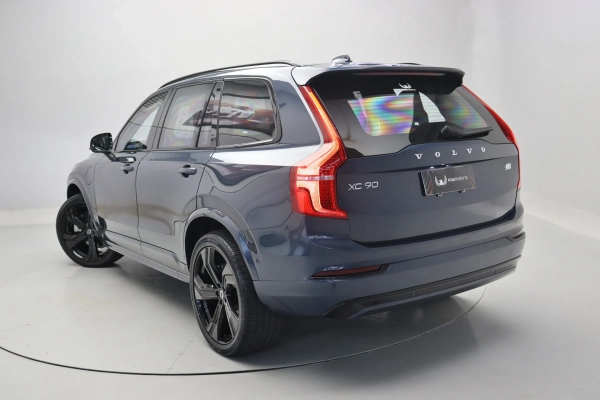 Foto do veiculo VOLVO XC90 T8 RECHARGE ULTIMATE DARK | 7 LUGARES