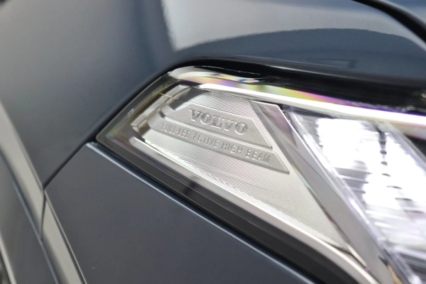 Foto do veiculo VOLVO XC90 T8 RECHARGE ULTIMATE DARK | 7 LUGARES