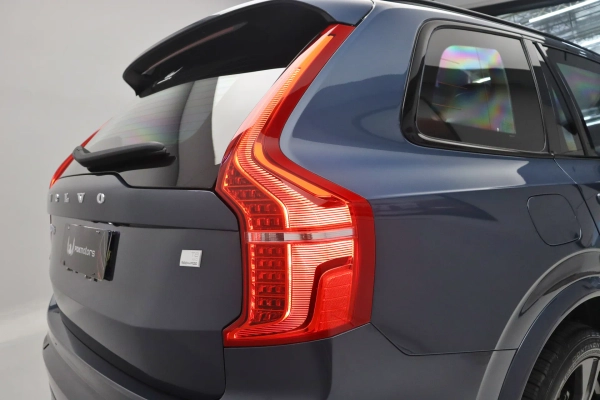 Foto do veiculo VOLVO XC90 T8 RECHARGE ULTIMATE DARK | 7 LUGARES