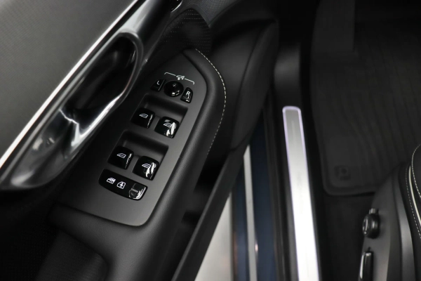 Foto do veiculo VOLVO XC90 T8 RECHARGE ULTIMATE DARK | 7 LUGARES
