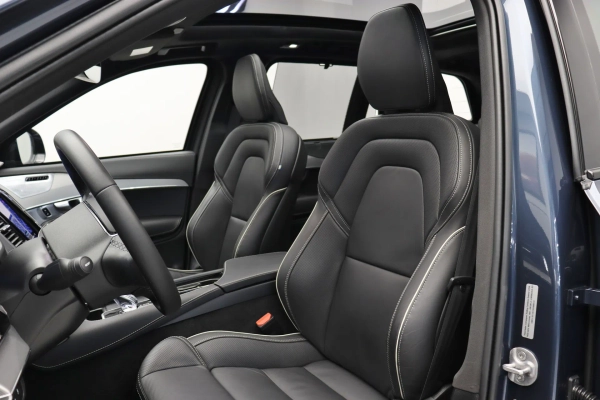 Foto do veiculo VOLVO XC90 T8 RECHARGE ULTIMATE DARK | 7 LUGARES