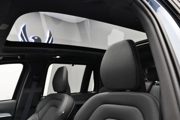 Foto do veiculo VOLVO XC90 T8 RECHARGE ULTIMATE DARK | 7 LUGARES