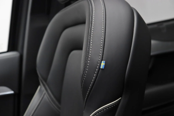Foto do veiculo VOLVO XC90 T8 RECHARGE ULTIMATE DARK | 7 LUGARES