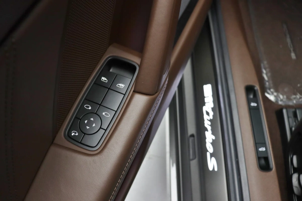 Foto do veiculo PORSCHE 911 TURBO S