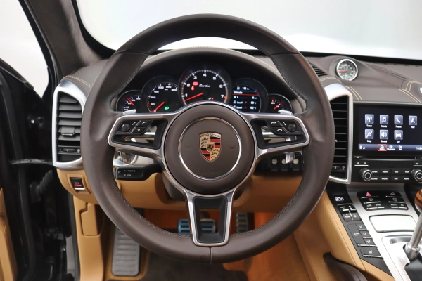 Foto do veiculo PORSCHE CAYENNE TURBO