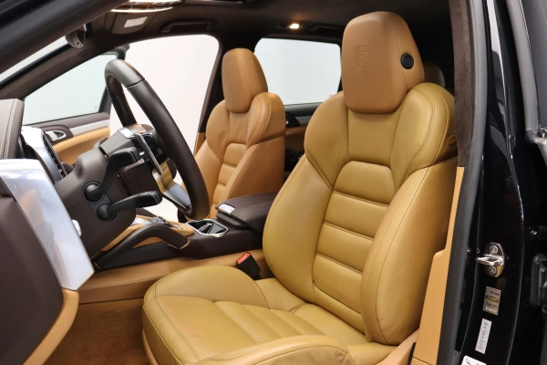 Foto do veiculo PORSCHE CAYENNE TURBO