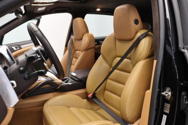 Foto do veiculo PORSCHE CAYENNE TURBO