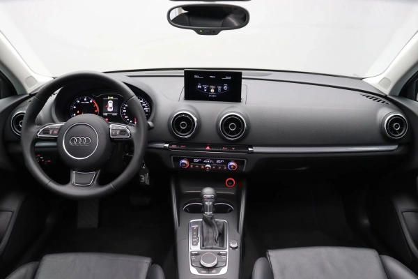 Foto do veiculo AUDI A3 SEDAN AMBITION