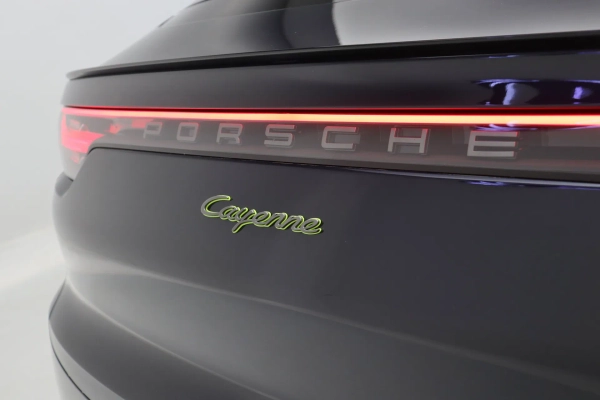 Foto do veiculo PORSCHE CAYENNE COUPé E-HYBRID PLATINUM EDITION