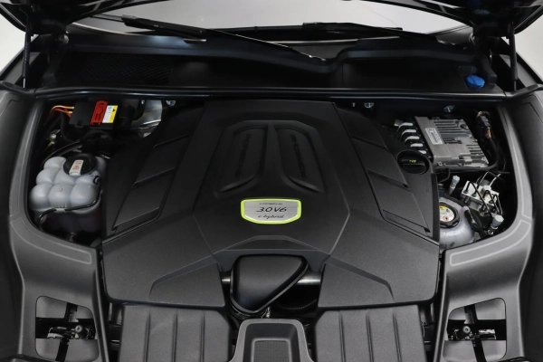 Foto do veiculo PORSCHE CAYENNE COUPé E-HYBRID PLATINUM EDITION
