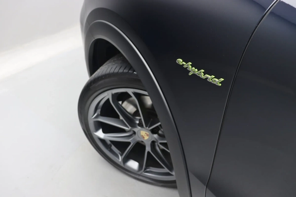 Foto do veiculo PORSCHE CAYENNE COUPé E-HYBRID PLATINUM EDITION