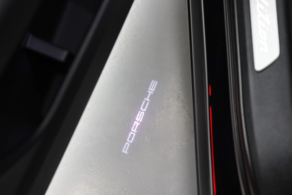 Foto do veiculo PORSCHE CAYENNE COUPé E-HYBRID PLATINUM EDITION