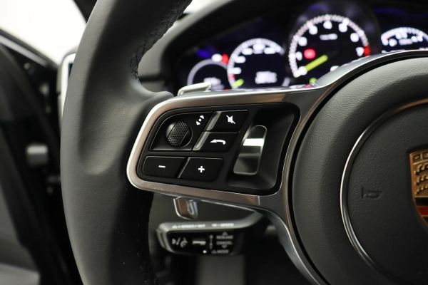 Foto do veiculo PORSCHE CAYENNE COUPé E-HYBRID PLATINUM EDITION