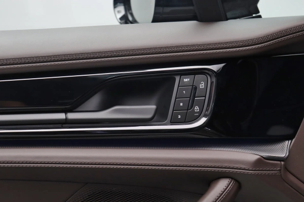 Foto do veiculo PORSCHE PANAMERA TURBO S E-HYBRID