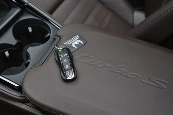 Foto do veiculo PORSCHE PANAMERA TURBO S E-HYBRID