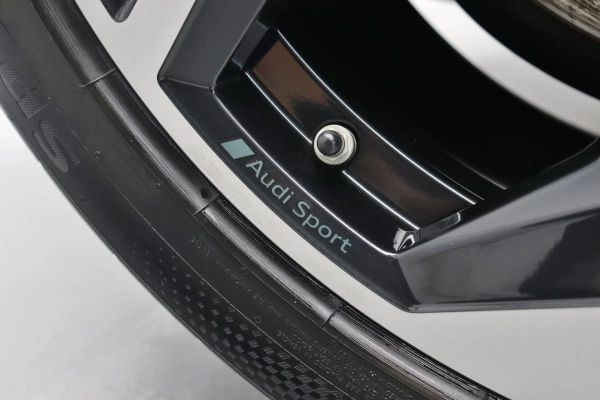 Foto do veiculo AUDI RS Q8 