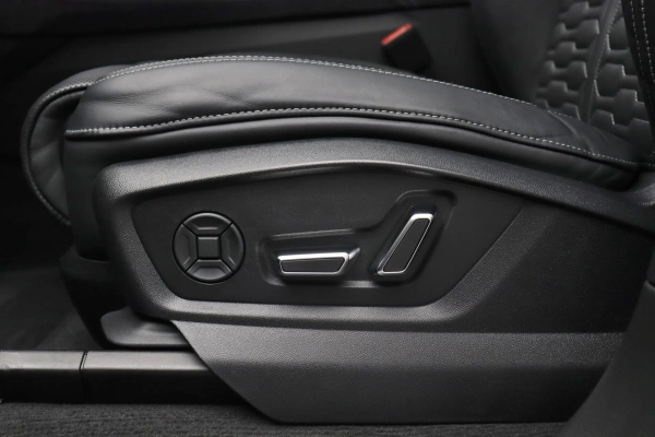 Foto do veiculo AUDI RS Q8 