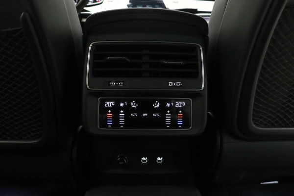 Foto do veiculo AUDI RS Q8 