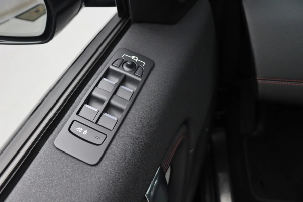 Foto do veiculo LAND ROVER DISCOVERY SPORT P250 SE R-DYNAMIC