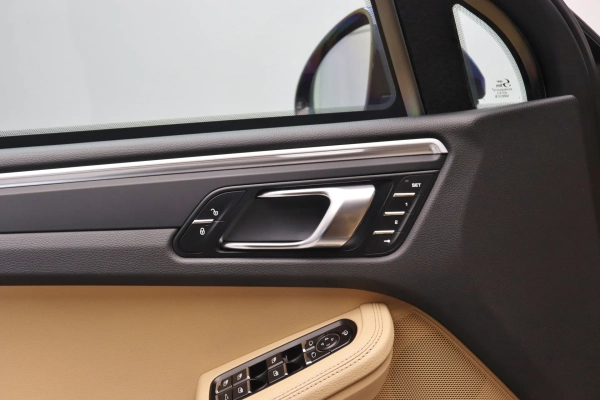 Foto do veiculo PORSCHE MACAN