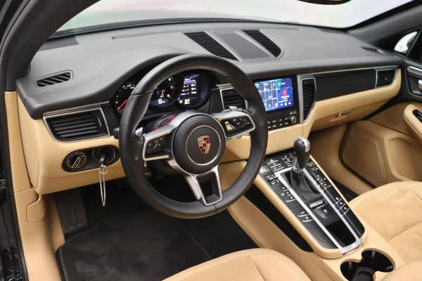 Foto do veiculo PORSCHE MACAN