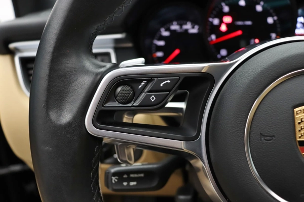 Foto do veiculo PORSCHE MACAN