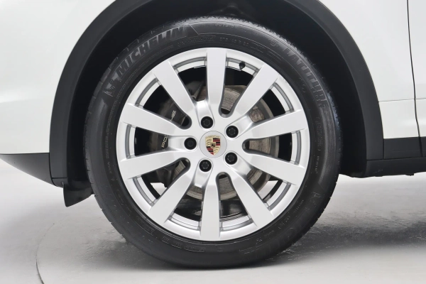 Foto do veiculo PORSCHE CAYENNE V6