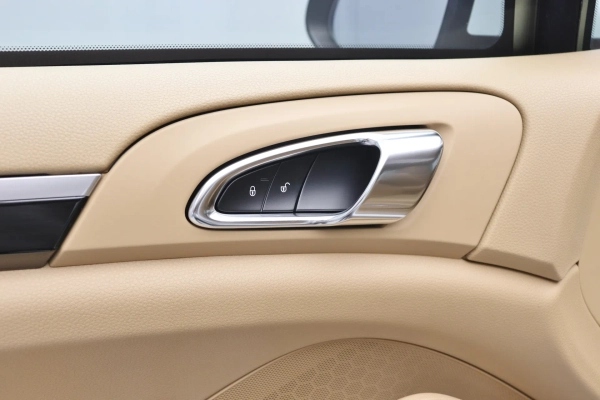 Foto do veiculo PORSCHE CAYENNE V6
