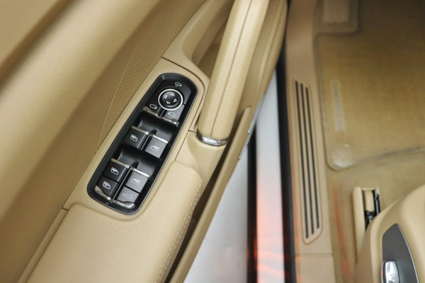 Foto do veiculo PORSCHE CAYENNE V6