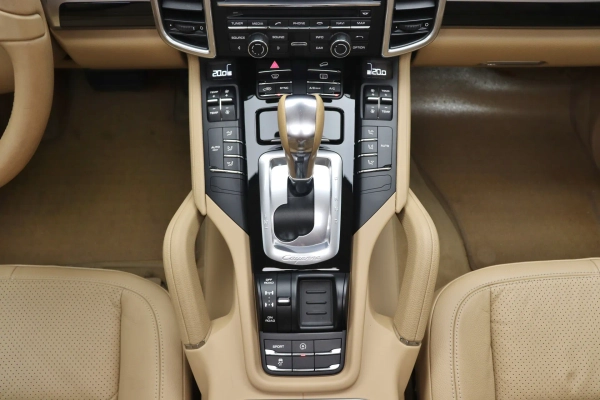 Foto do veiculo PORSCHE CAYENNE V6