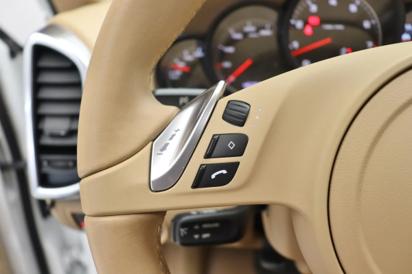 Foto do veiculo PORSCHE CAYENNE V6