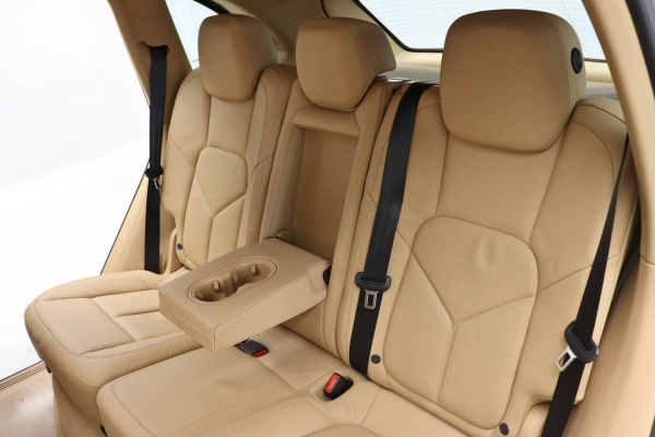 Foto do veiculo PORSCHE CAYENNE V6