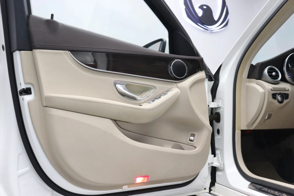 Foto do veiculo MERCEDES-BENZ C 180 AVANTGARDE