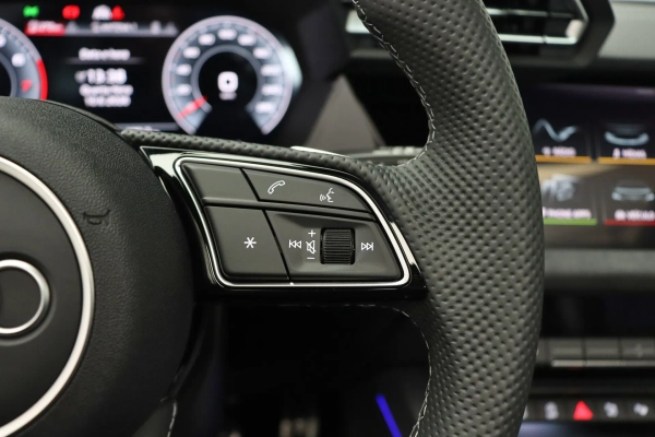 Foto do veiculo AUDI A3 SPORTBACK PERFORMANCE BLACK