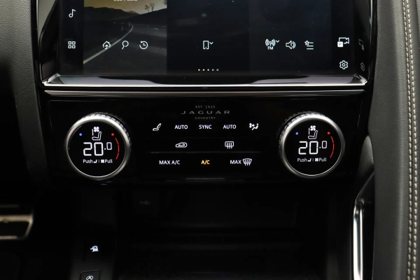Foto do veiculo JAGUAR E-PACE P250 SE R-DYNAMIC