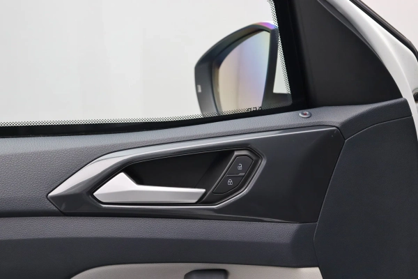 Foto do veiculo VOLKSWAGEN T-CROSS HIGHLINE TSI