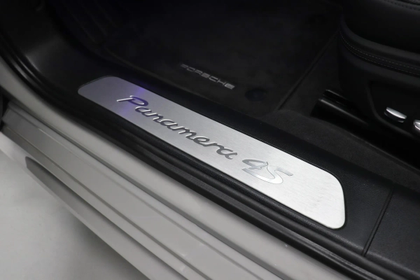 Foto do veiculo PORSCHE PANAMERA 4S E-HYBRID