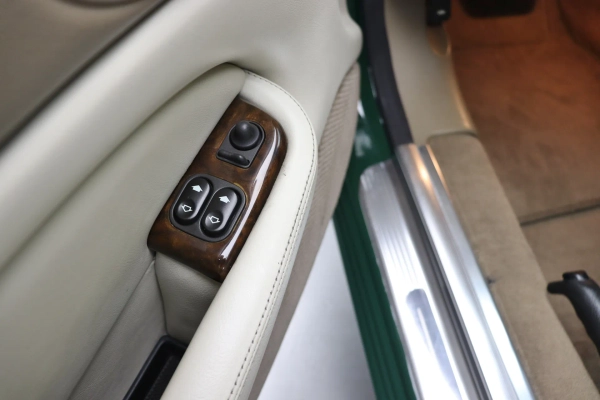 Foto do veiculo JAGUAR XKR COUPé