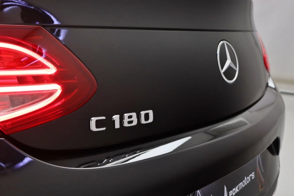 Foto do veiculo MERCEDES-BENZ C 180 COUPé