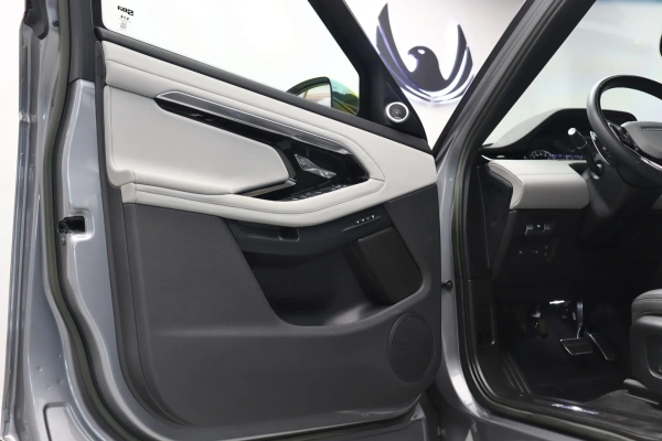 Foto do veiculo LAND ROVER RANGE ROVER EVOQUE P250 HSE R-DYNAMIC