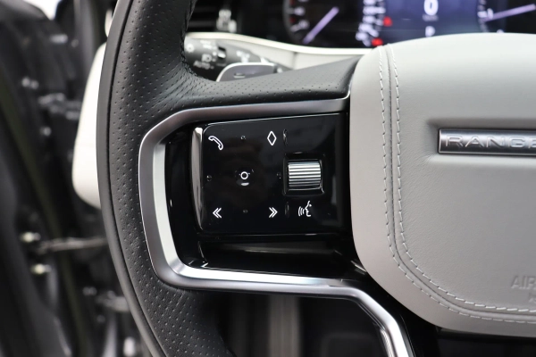 Foto do veiculo LAND ROVER RANGE ROVER EVOQUE P250 HSE R-DYNAMIC