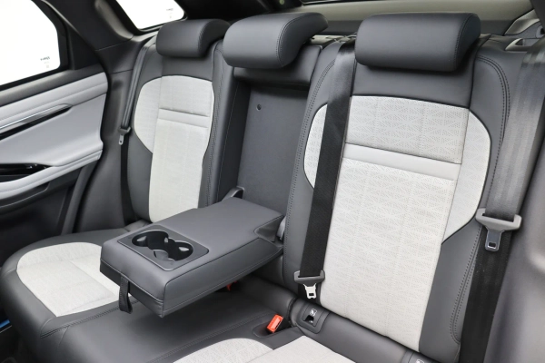 Foto do veiculo LAND ROVER RANGE ROVER EVOQUE P250 HSE R-DYNAMIC