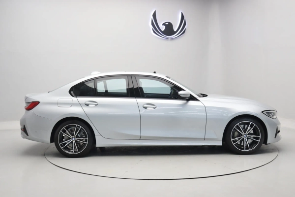 Foto do veiculo BMW 330I SPORT