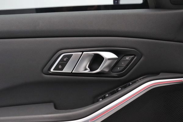 Foto do veiculo BMW 330I SPORT