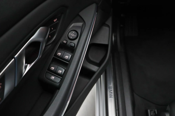 Foto do veiculo BMW 330I SPORT