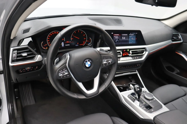 Foto do veiculo BMW 330I SPORT