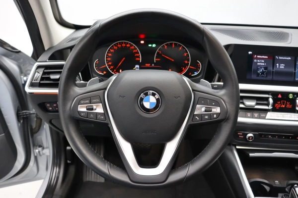 Foto do veiculo BMW 330I SPORT